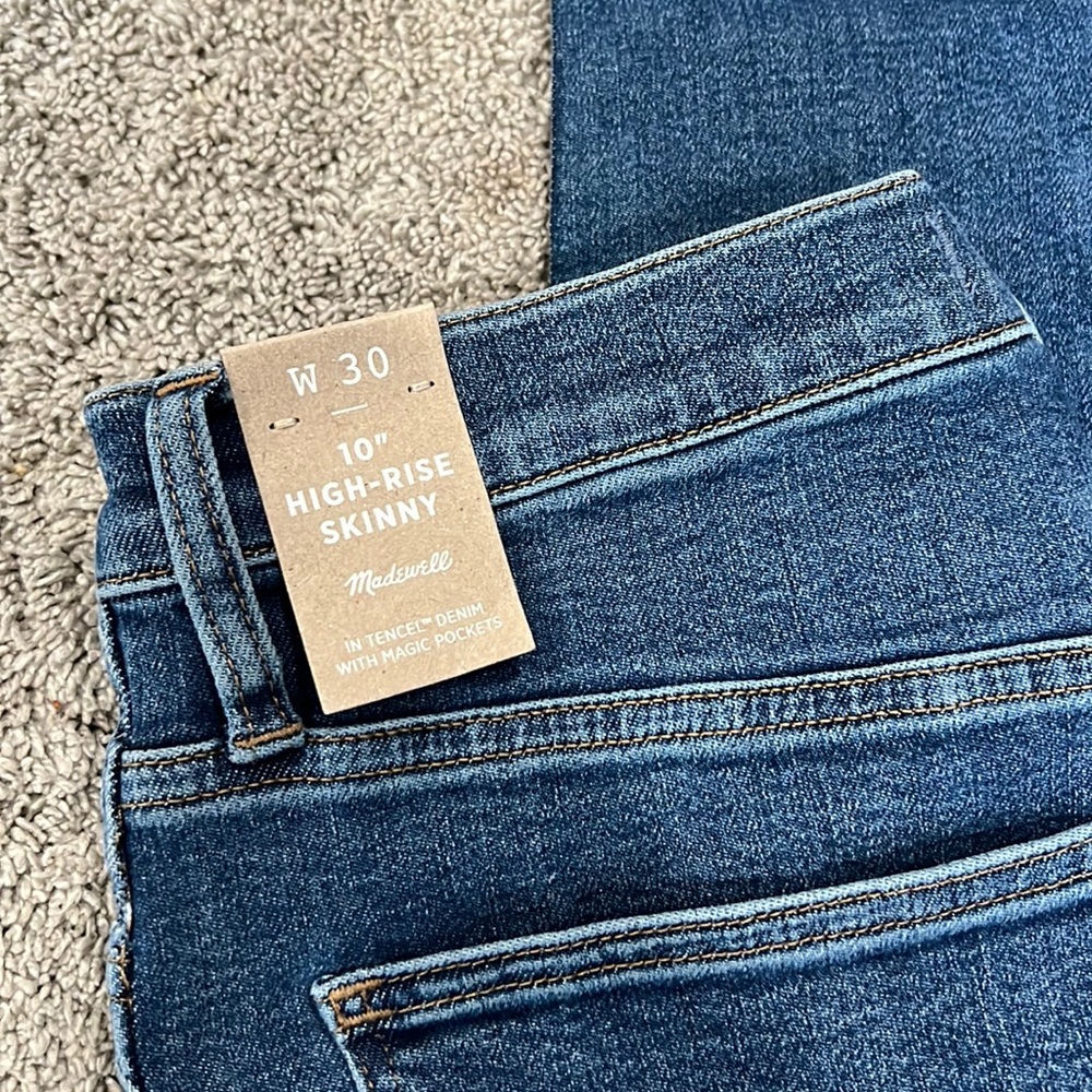 Madewell- size 30W. 10” HIGH RISE SKINNY.